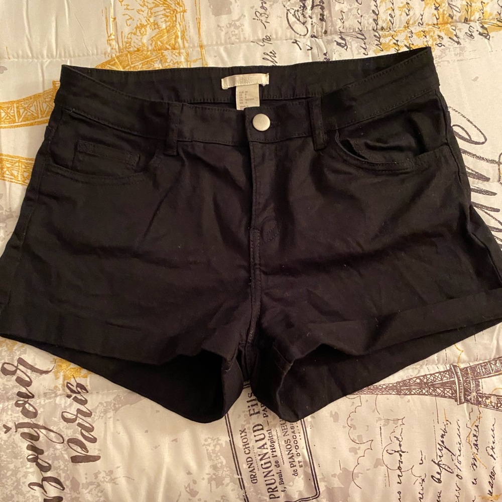 Short refuge shorts